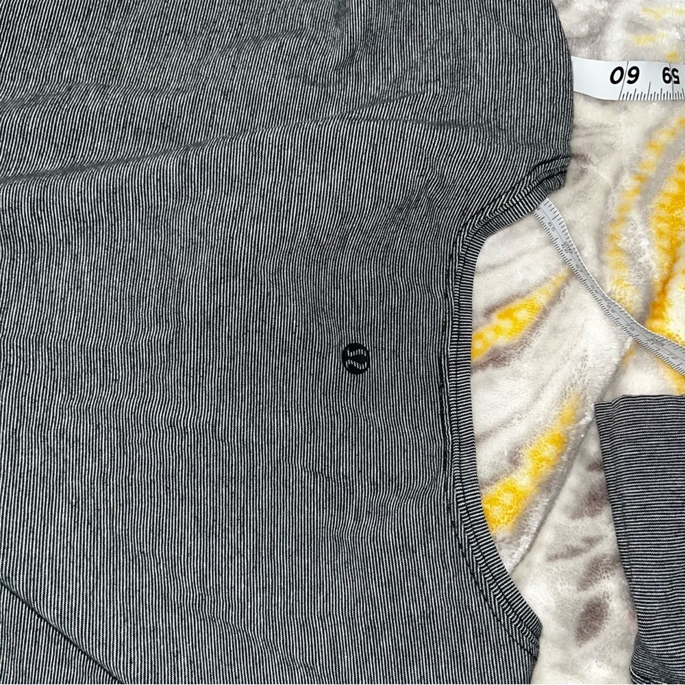 Lululemon long sleeve shirt size 8 - Picture 6 of 7
